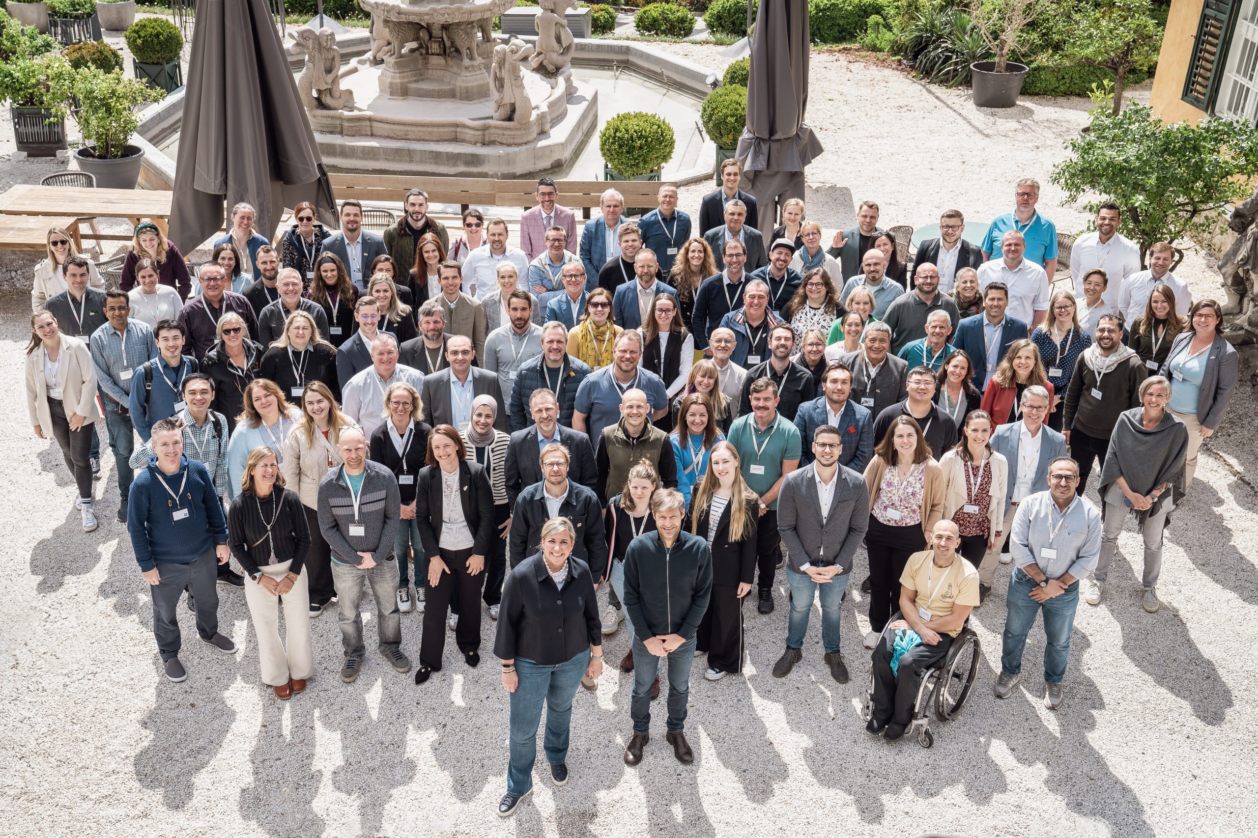 Group picture of all attendees from Customer Days 2024